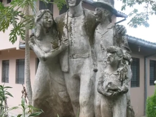 Aguilares statue Aguilares statue